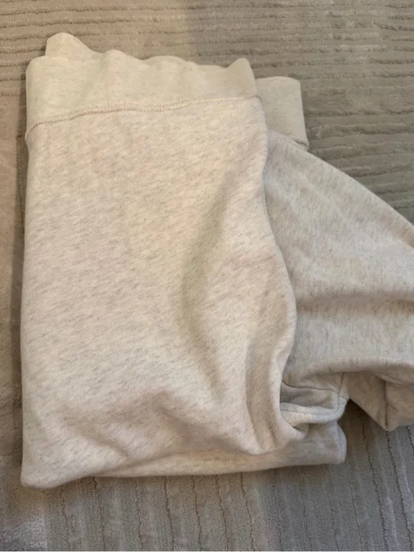 Crew Oatmeal Crewneck Sweatshirt 🤍 Size Small - Image 6