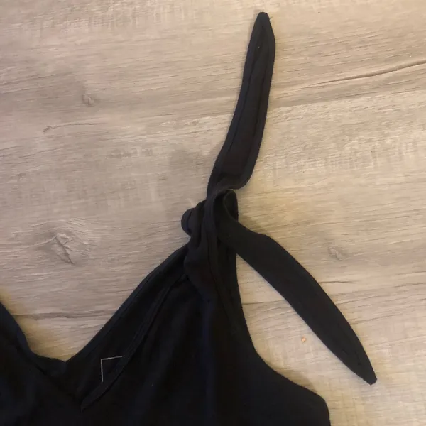 Sonoma black V-neck top. Large - Image 3
