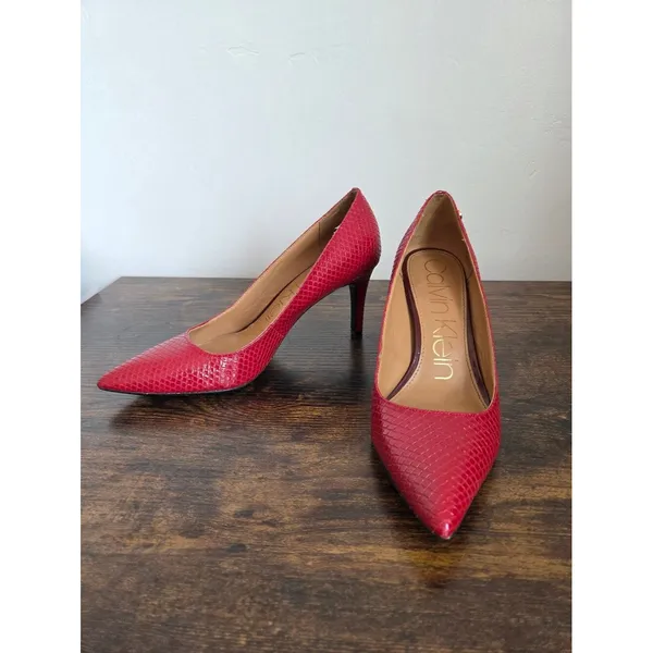 Calvin Klein Red Snakeskin Reptile Heels Pumps Stilettos 3" Statement Shoe 9.5 - Image 9