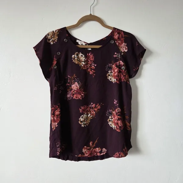 Maurices Purple Floral Short Sleeve Blouse Top Forest Fairy Goblincore Office M - Image 5
