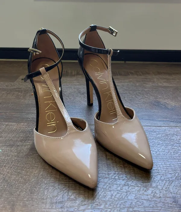 Calvin Klein Bayna Pump Nude and Black T Strap - Image 2
