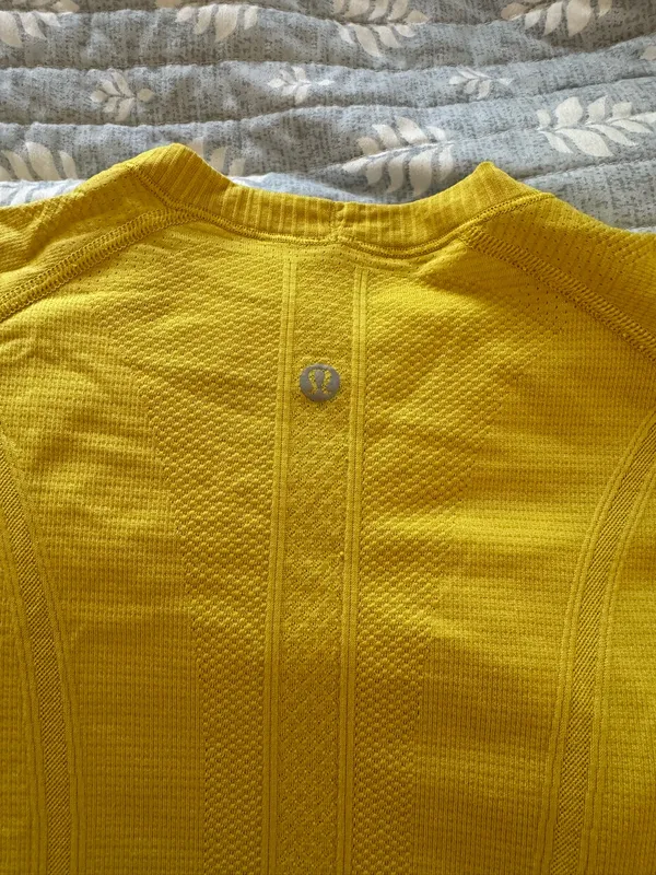 Lululemon Swiftly Tech Short Sleeve - Image 3