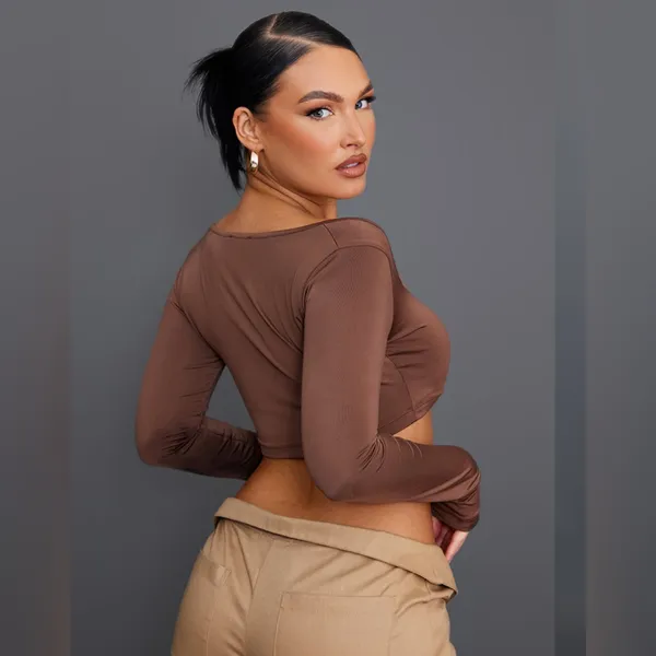 Pretty little thing DARK BROWN SLINKY SQUARE NECK CROP TOP SZ:4 - Image 3