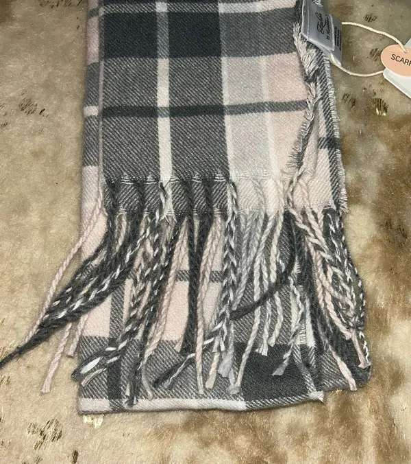Boutique Scarf - Image 4