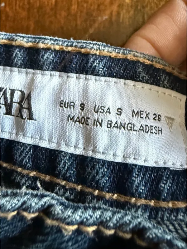 Zara Denim Mini Skirt in Size Small - Image 5