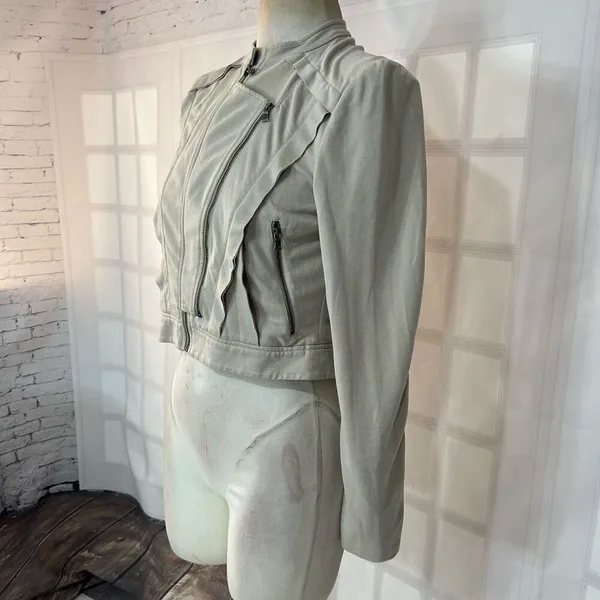 🔥🔥 5/$25 sale 🔥🔥 BCBGMAXAZRIA Kevin double zip jacket in vintage light stone - Image 4