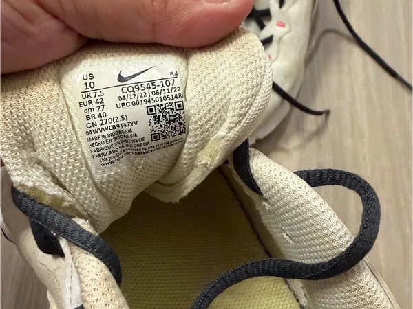 Nike (Size 10) - Image 2