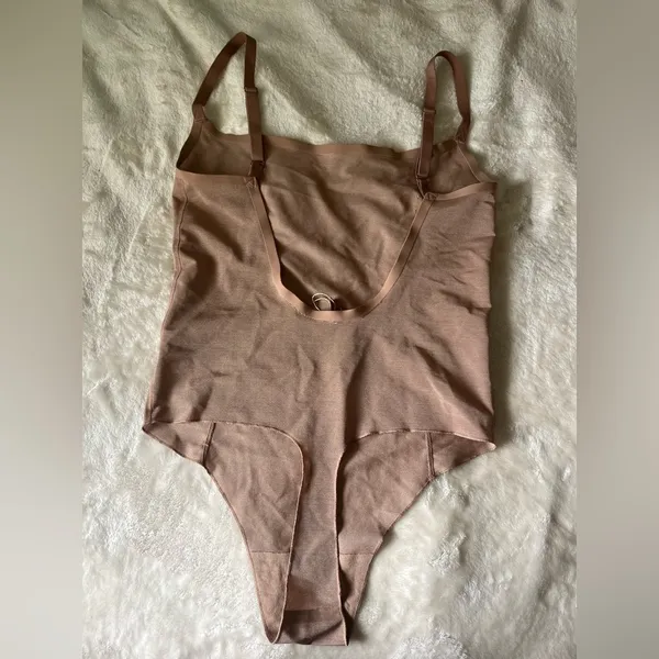 SKIMS Sheer Sculpting Bodysuit NWT - Image 2