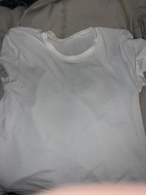 Lululemon Train To Be  Short Sleeve - Image 3