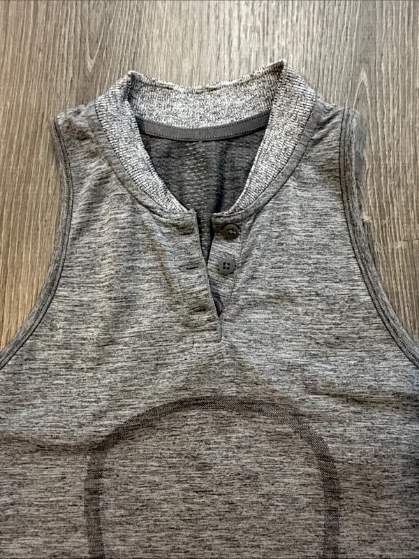 Lululemon 2 Swiftly Speed Sleeveless‎ Henley Heather Gray Workout Gym Yoga Top - Image 3