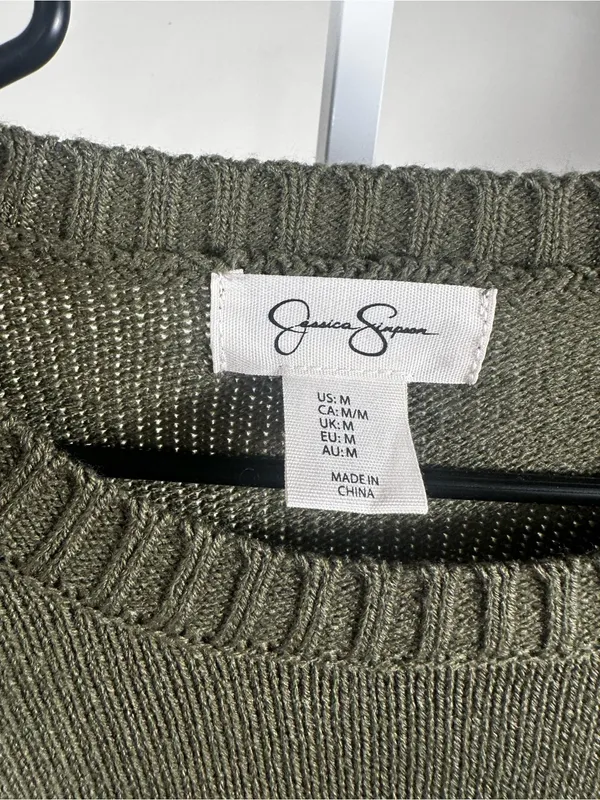 N288. Jessica Simpson Olive Green Cropped Knit Sweater with Floral Sleeve Detail - Image 4