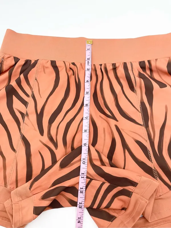 Tek Gear Women's Multi-Purpose Workout Shorts Size Medium Orange Tiger Stripes - Image 6