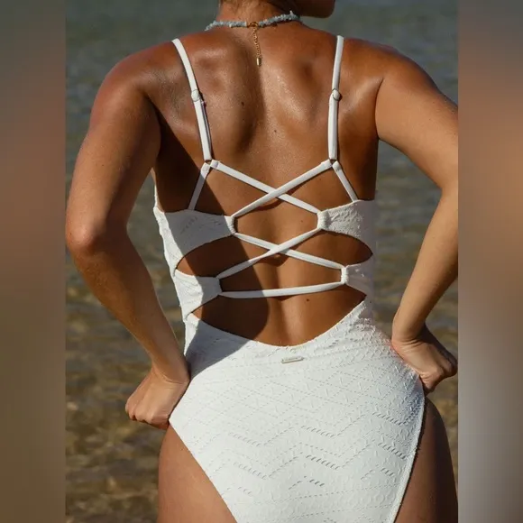 Berlook White Geometric Cutout One-Piece Swimsuit - Image 2