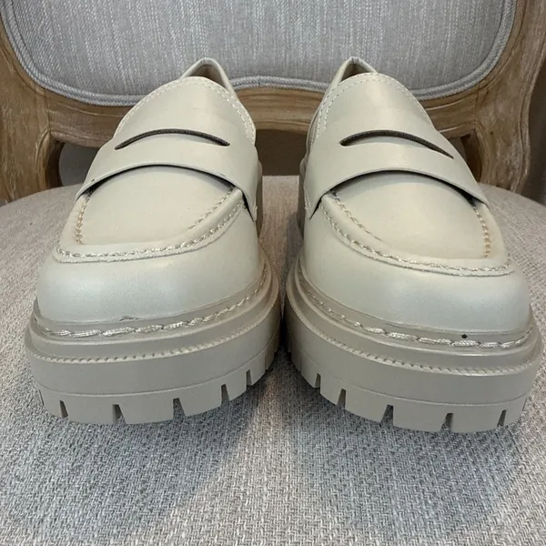 Soda Women's Chunky Platform Loafers White Lug Sole Y2K Style size 7.5 classic preppy - Image 5