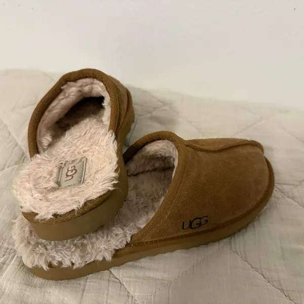 UGG Brown Slippers with Cream Lining - Image 6