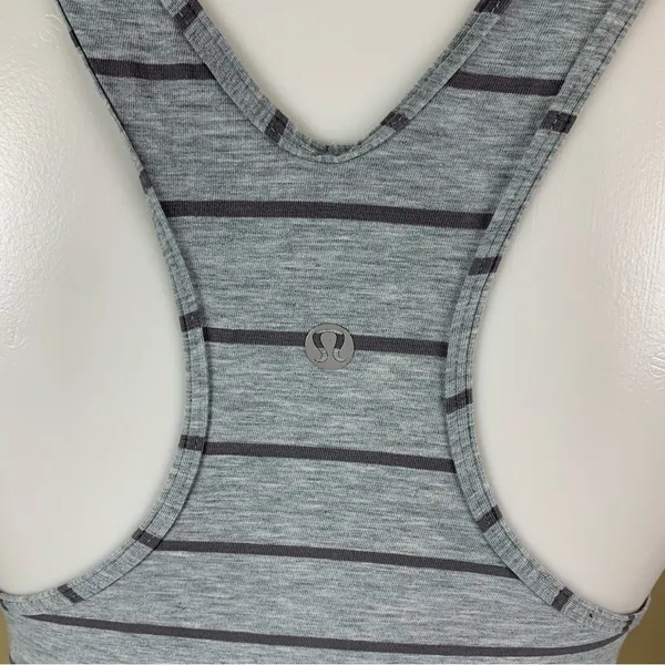 Lululemon Gray Stripe Racerback Tank Yoga Run Activewear Athleisure Slim Fit‎ 4 - Image 4
