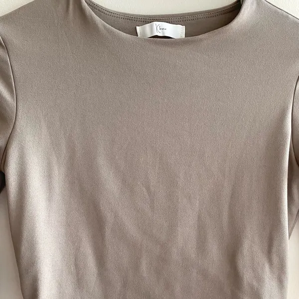 Klesis Taupe Cropped Long-Sleeve Top with Cutouts on Sleeves, Size S - Image 8