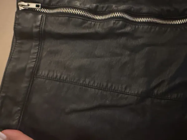 Forever 21 Faux leather skirt - Image 3