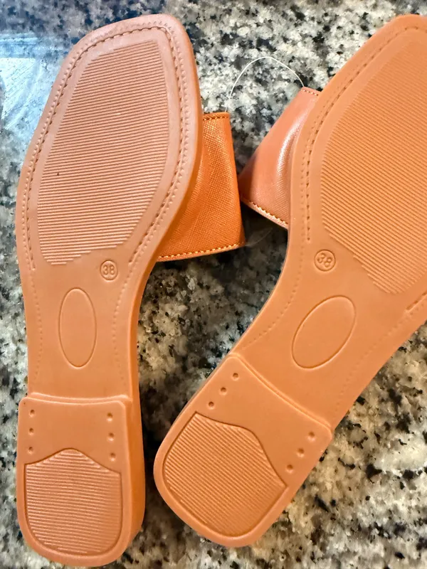 Sandals women’s Orange Size 8 - Image 2