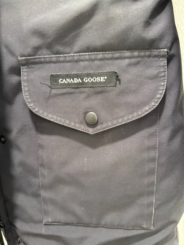 Canada Goose navy trillium heritage down parka coat with coyote fur hood - Image 2