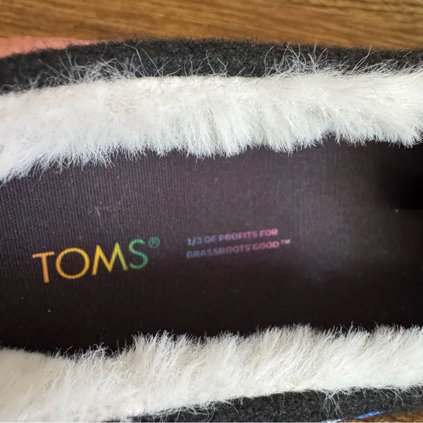 TOMS Alpargata Women’s Pride Rainbow Slip‎ On Loafers Black Size 9 Faux Sherpa - Image 7