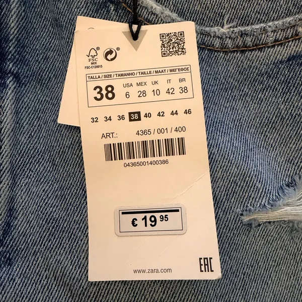 Zara Women's Blue Button Fly Denim Shorts NWT - Image 4