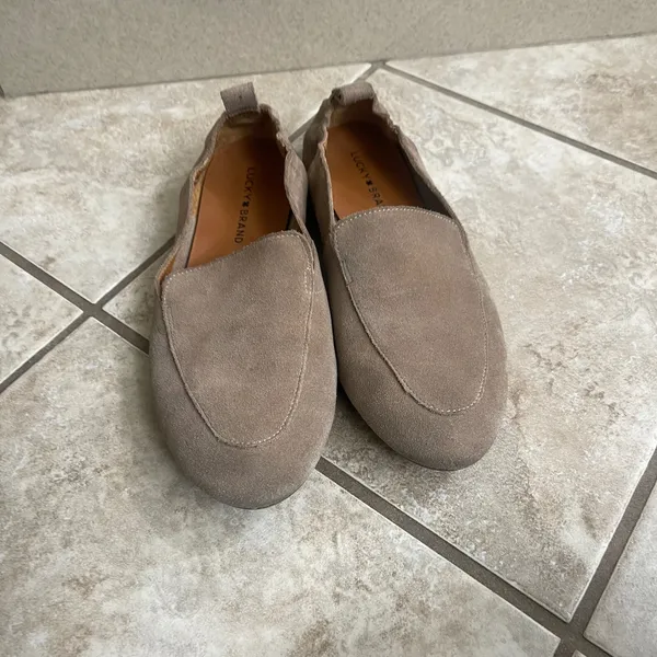 Lucky Brand Women Taupe Suede Flat Loafers Size 9M Elastic Heel Slip On Shoes - Image 2