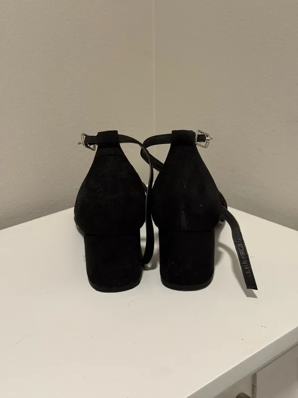 JustFab Black Chunky Heels - Image 3