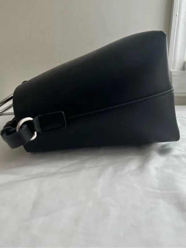 Zara Black Leather Tote with Silver O-Ring Handle - Image 4