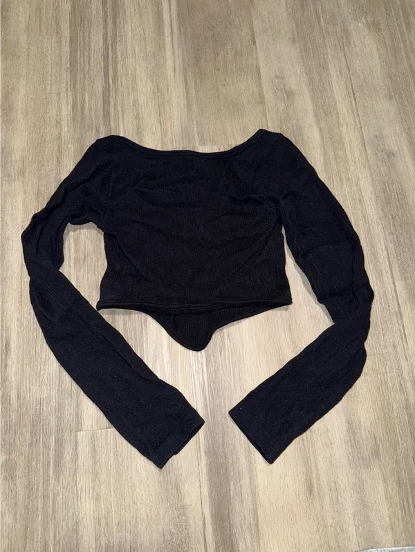 ZARA Cropped Long Sleeve - Image 2