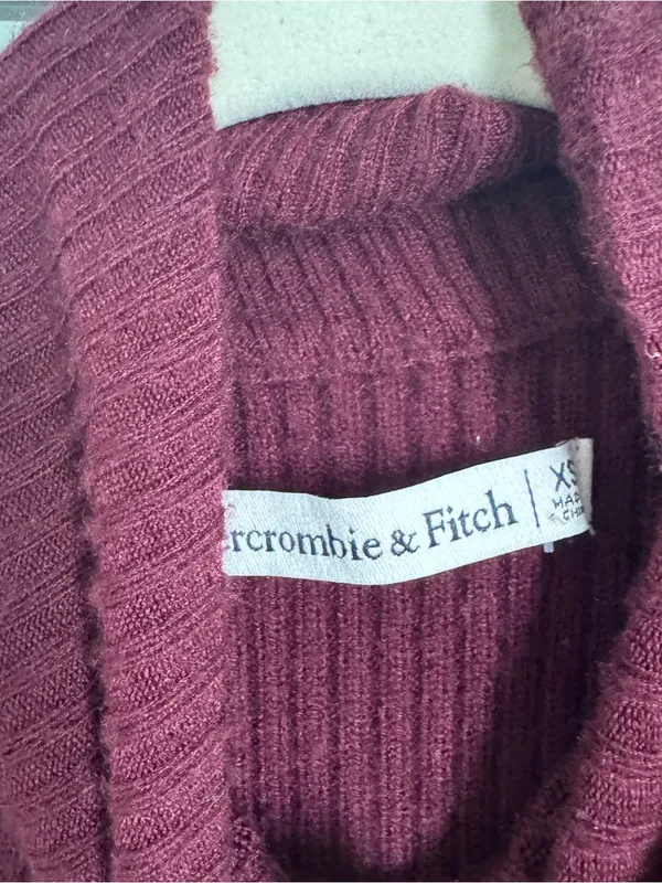 Abercrombie & Fitch Women's Rib-Knit Burgundy Sweater XSP - NWOT. Super soft! - Image 2