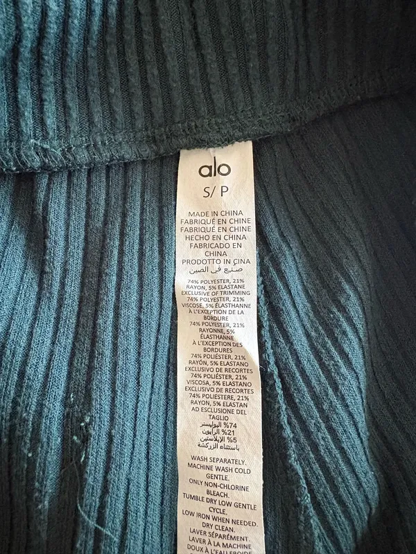 Alo Yoga Midnight Green Muse Set - Image 12