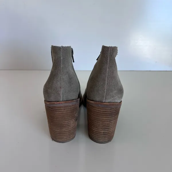 Jeffrey Campbell Women's Kamet 2 Taupe Suede Ankle‎ Booties - Image 9