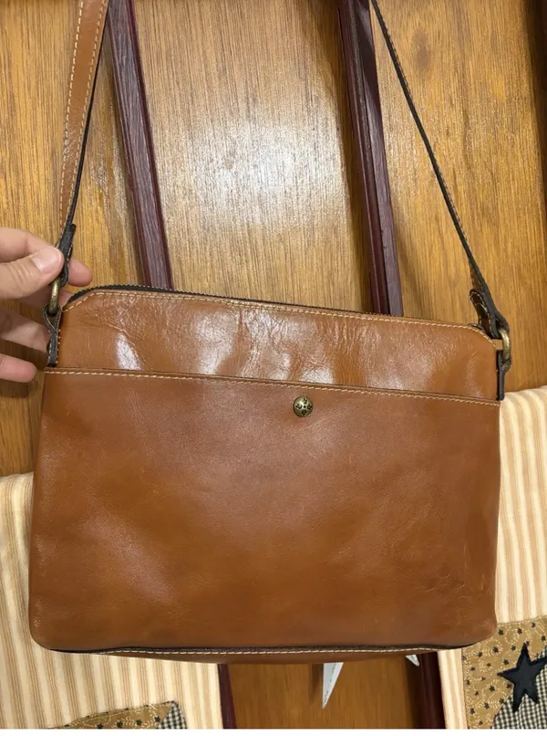 Patricia Nash Avellino Smooth Leather Crossbody. Handcrafted in Signature Detail - Image 3