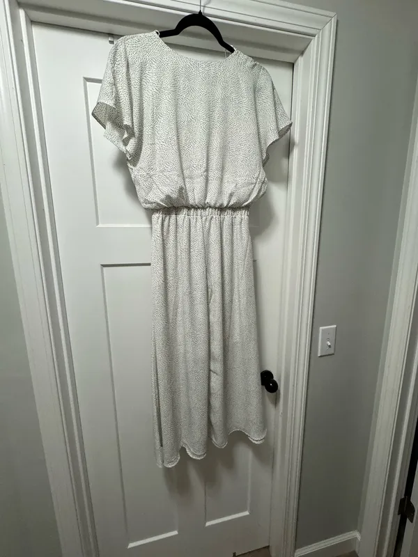 Sienna Sky White V-Neck Flutter Sleeve Midi Dress - Image 3