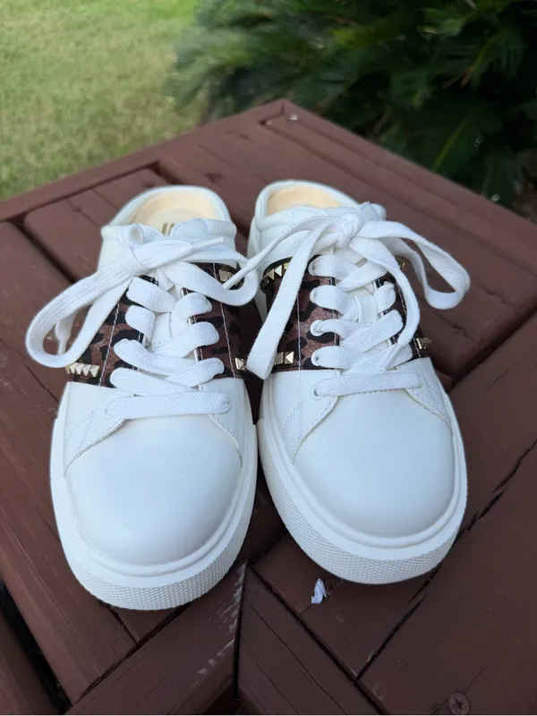 JLO Jennifer Lopez Eydie White Leopard Studded Mule Sneakers Size 8.5 - Image 2