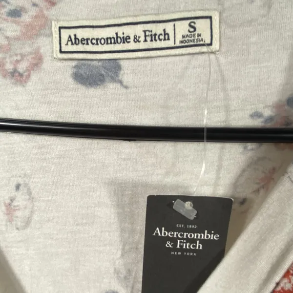 NWT Abercrombie & Fitch Women's White Floral Long Sleeve Top‎ Small Wrap Tie - Image 5