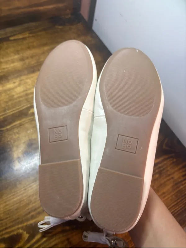 No boundaries beige lace up flats size 11 - Image 5