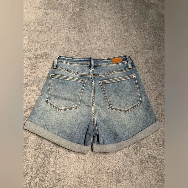 Judy Blue Denim Women's Shorts small - Image 6