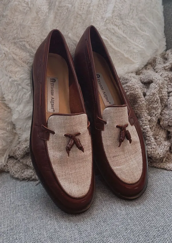 Etienne Aigner Vintage 1970 Burgundy Leather And Cream Loafers - Image 3
