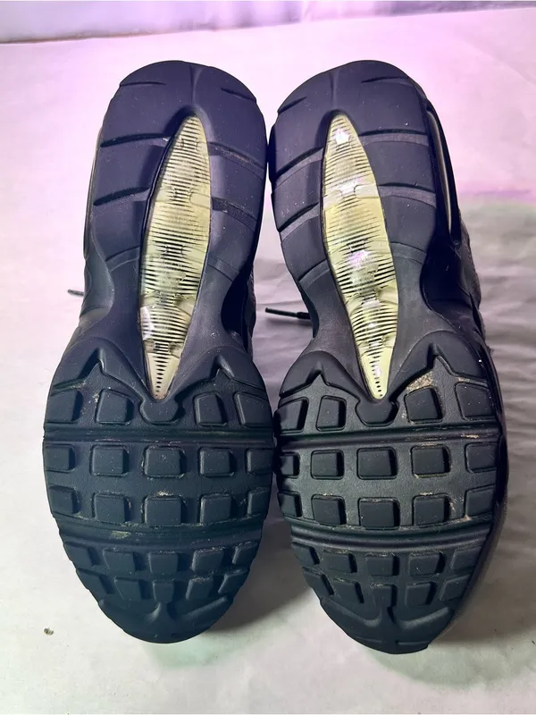 Nike womes 's Black & Gray Mesh Air Max 95 Sneakers - Image 11