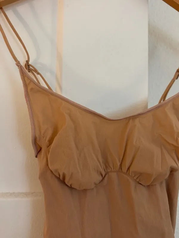 SKIMS Sheer Seamless Thong Bodysuit shapewear clay small (G21) NWT - Image 4