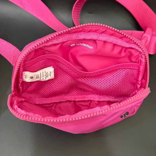 LULULEMON Athletica Everywhere Belt Bag 1L Sonic Pink - Image 12