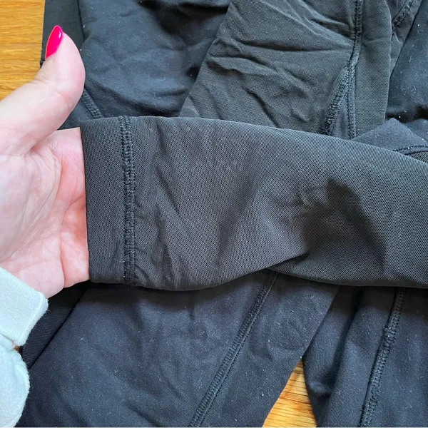 Lululemon black and blue leggings - Image 3