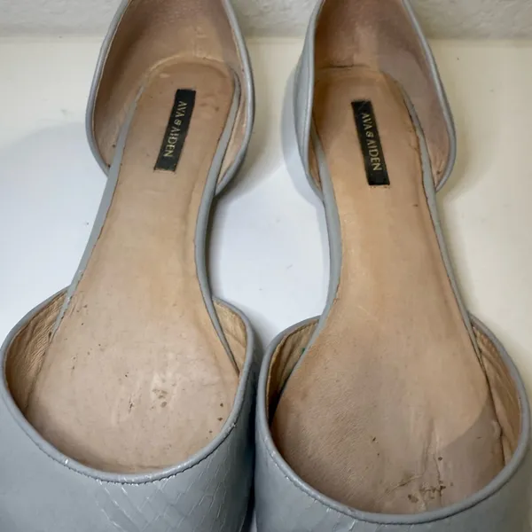 Ava & Aiden Light Gray Snake Print D’orsay Pointy Toe Flats 10 - Image 2