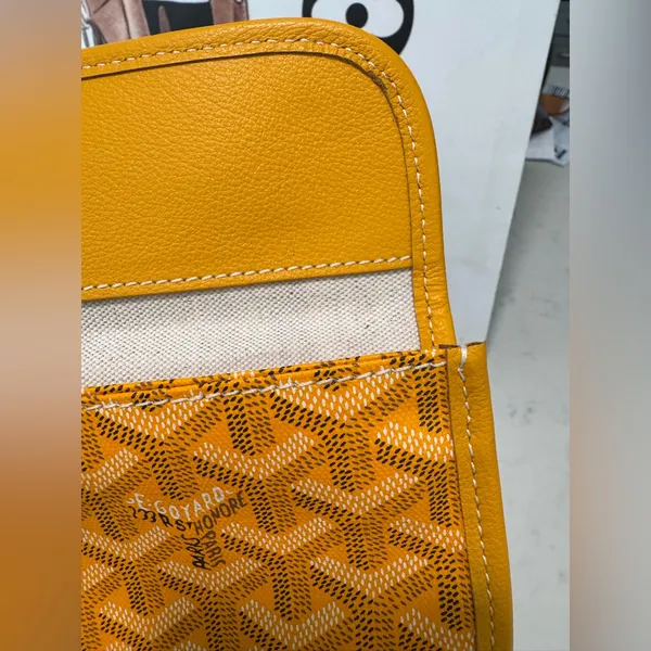 SOLD LOCALLY 🙌✨Goyard Orange/yellow Goyardine pouch Patterned Wallet - Image 15
