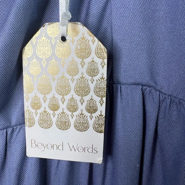 Beyond Words (Flawed with a Stain…looks like water marks) Size XL Chambr… - Image 6
