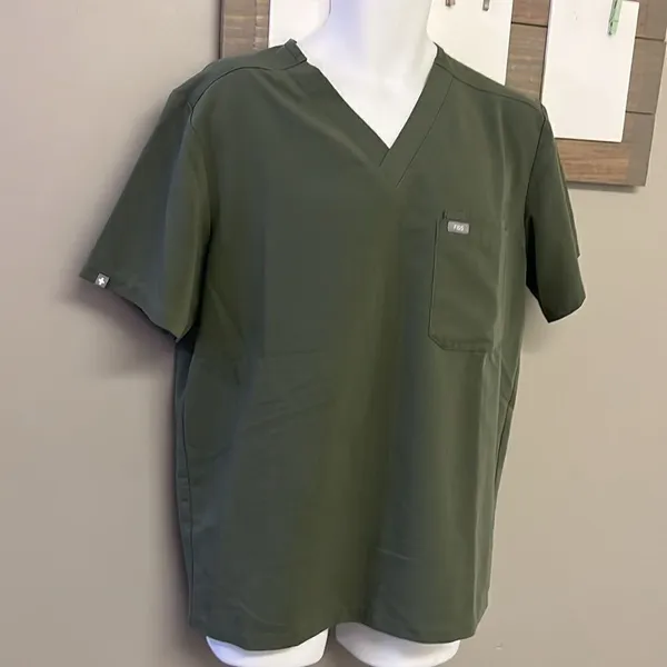 FIGS Technical Collection Olive Short Sleeve PO1644 Medical Scrub Shirt- Large - Image 3