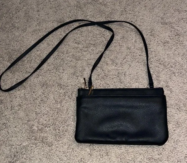 Basic Black Crossbody Bag - Image 2