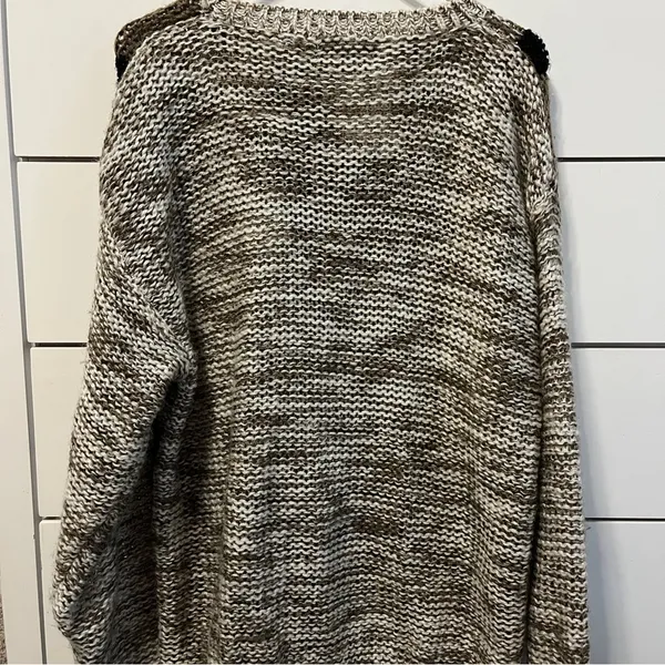 Street Scenes Vintage Patterned Knit Sweater - Image 3